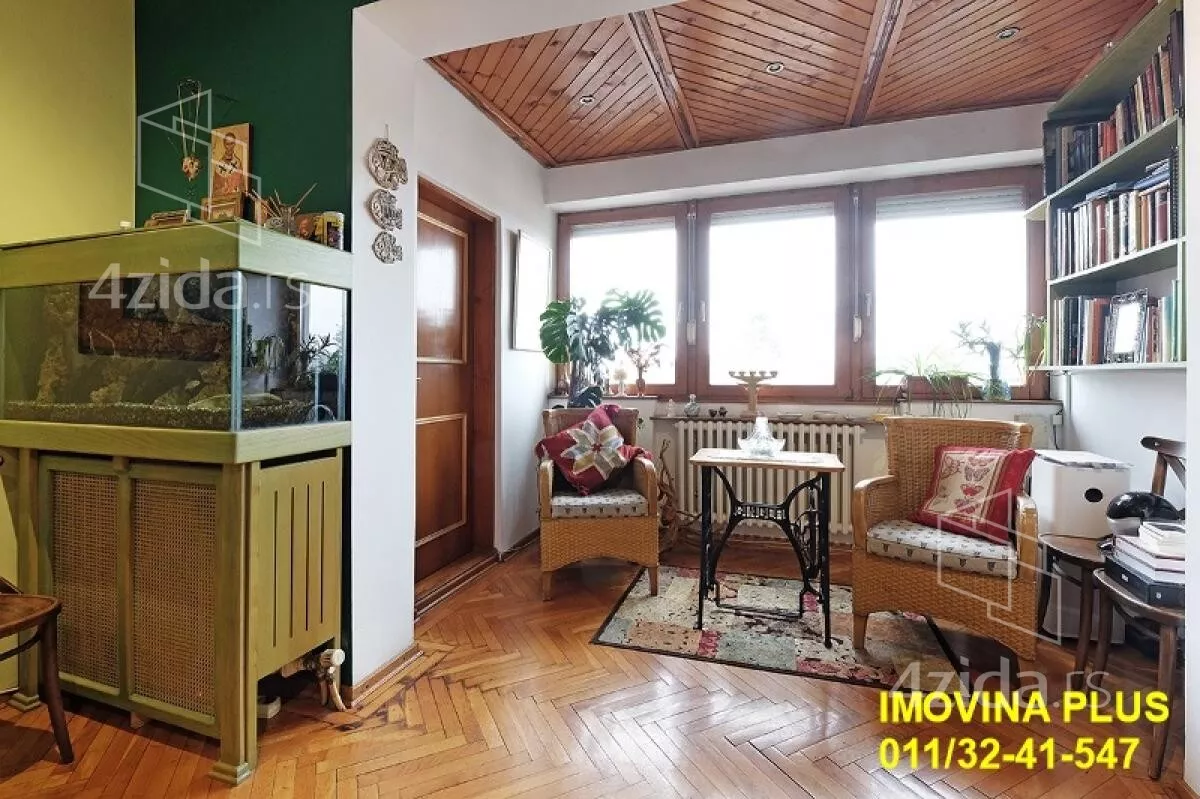 Šestosoban stan | 4zida