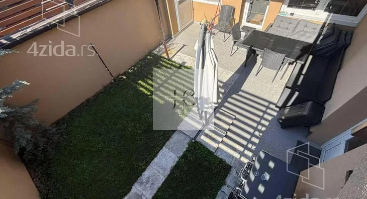 Petosoban stan | 4zida