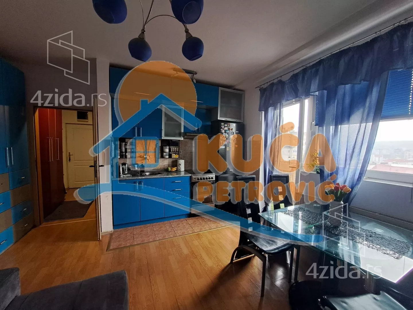 Jednoiposoban stan | 4zida