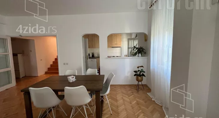 Četvoroiposoban stan | 4zida