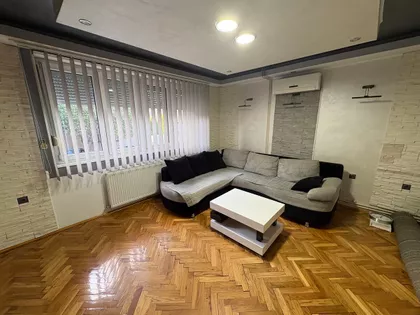 Karađorđev Trg | 4zida.rs