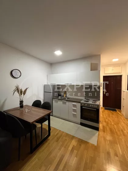 Sestre Baković | 4zida.rs