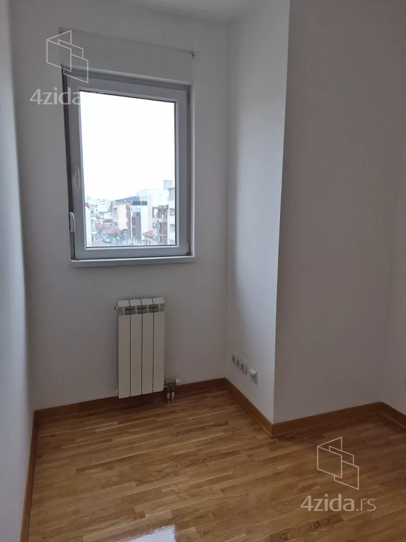 Četvoroiposoban stan | 4zida