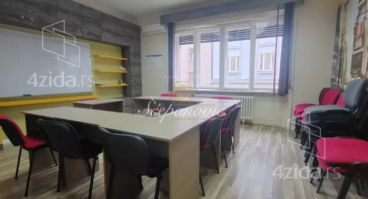 Sedmosoban stan | 4zida