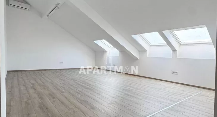 Poslovna zgrada | 4zida