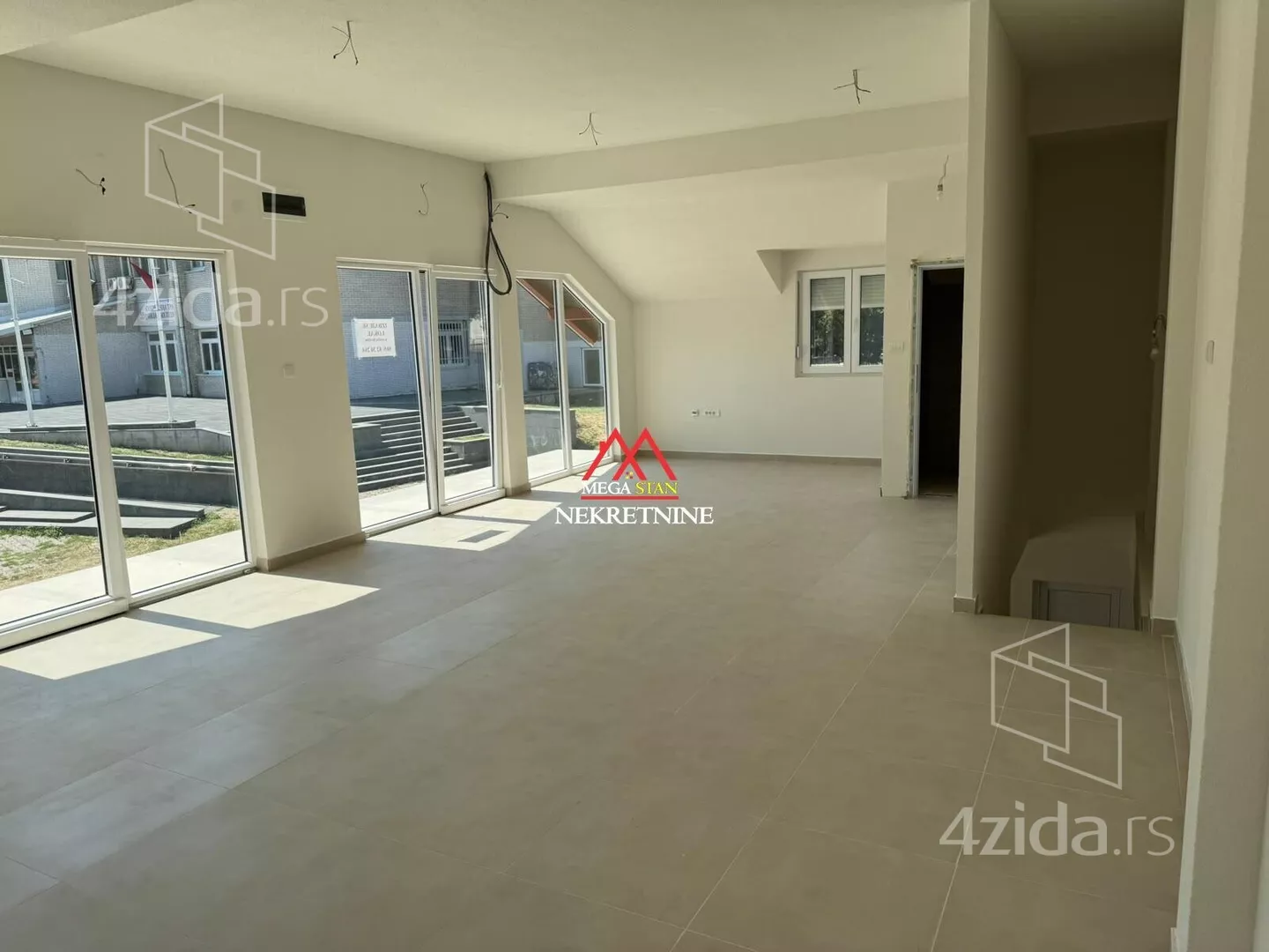 Lokal | 4zida