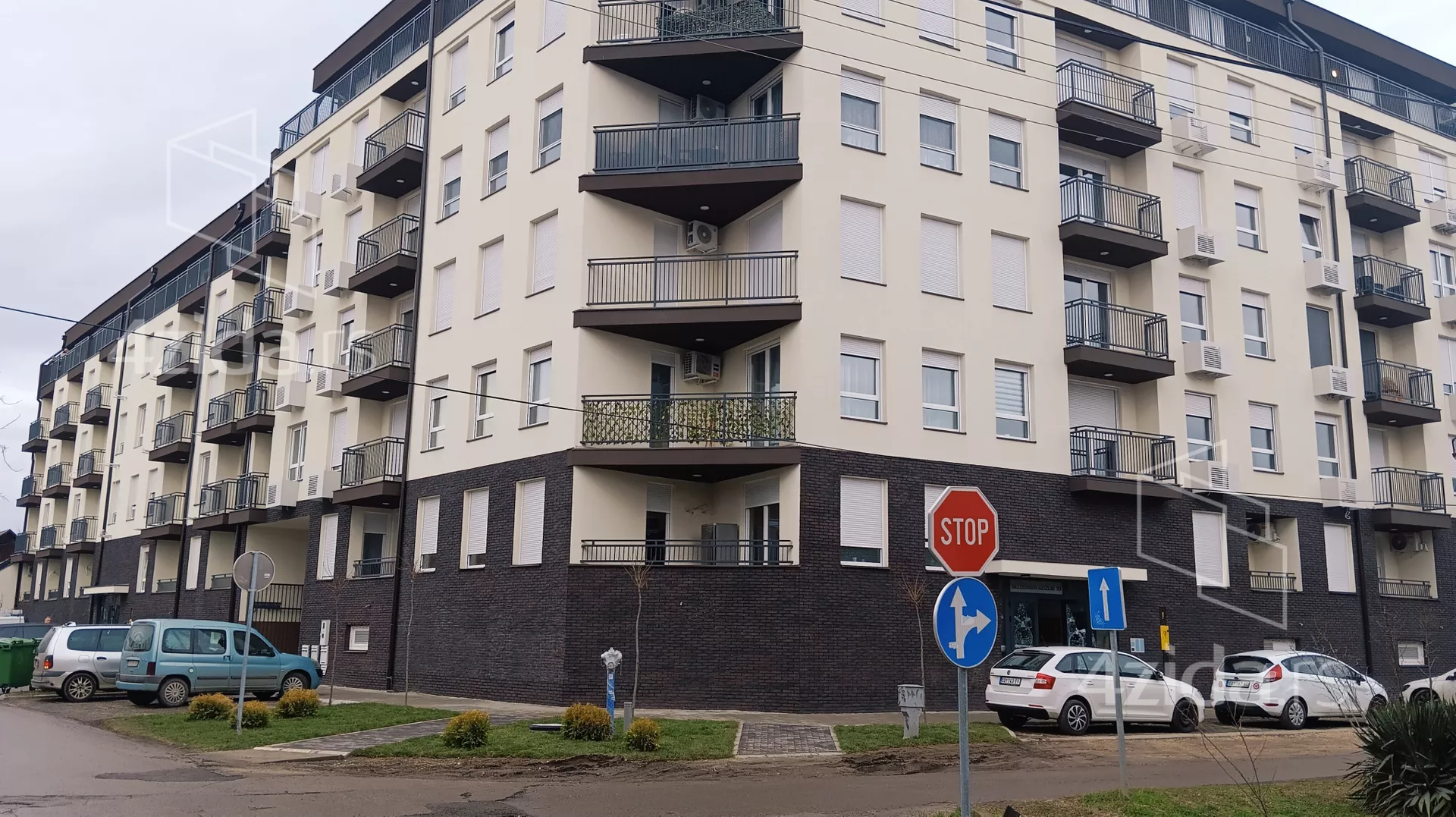 Jednoiposoban stan | 4zida