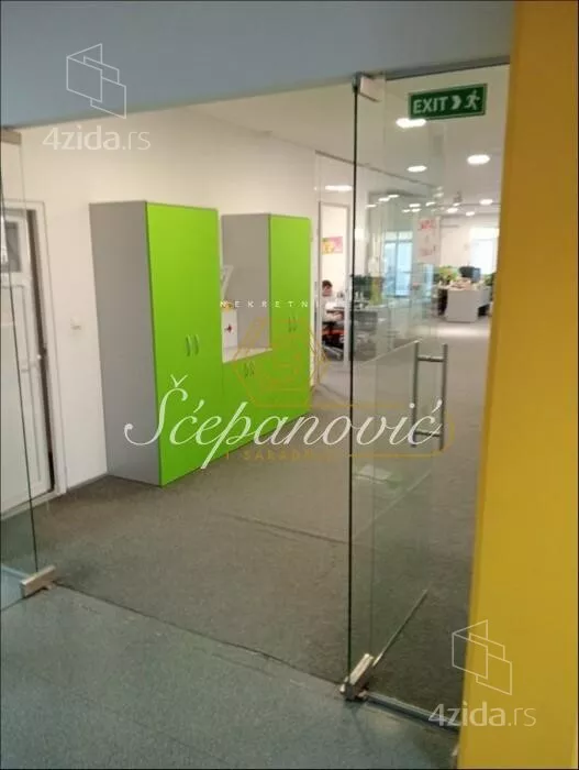 Poslovna zgrada | 4zida