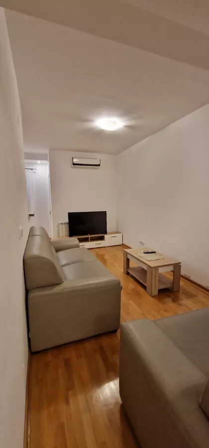 Danilova | 4zida.rs