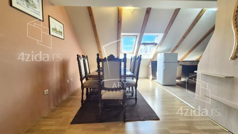 Četvoroiposoban stan | 4zida