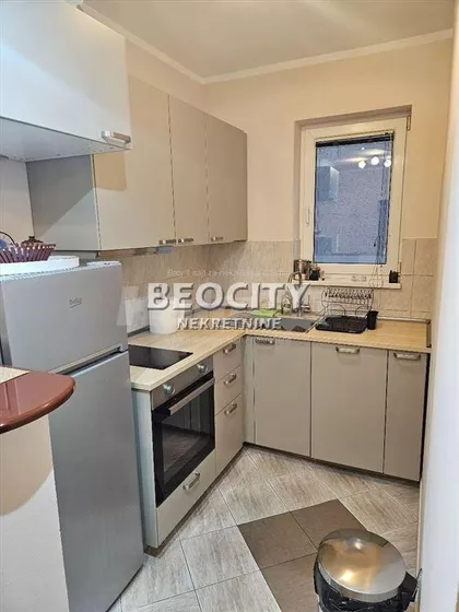 Gospodara Vučića | 4zida.rs