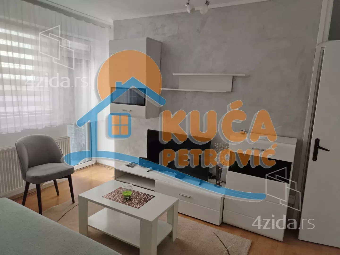 Jednoiposoban stan | 4zida