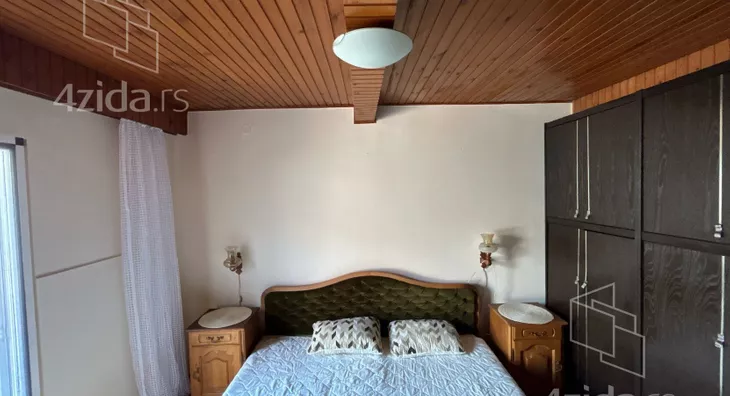 Četvoroiposoban stan | 4zida