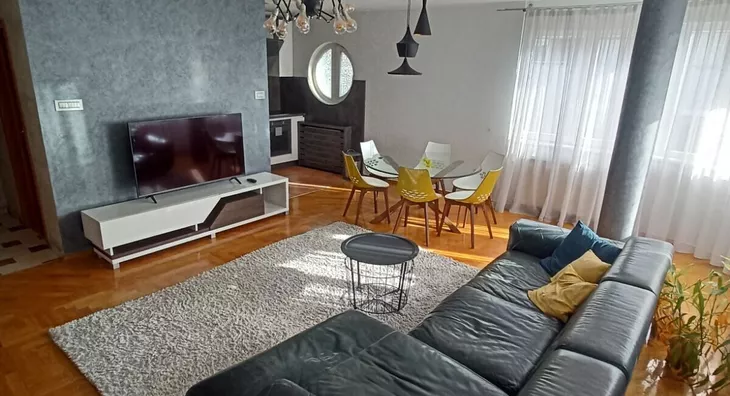 Četvoroiposoban stan | 4zida