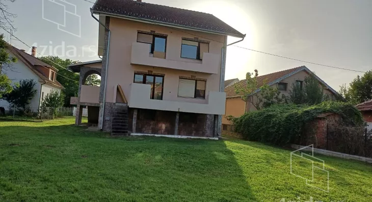 3-etažna kuća | 4zida