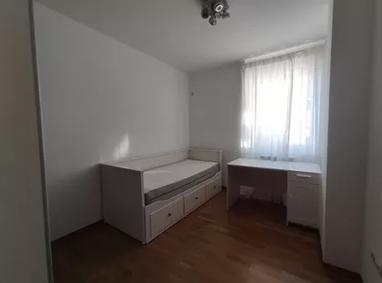 Petra Drapšina | 4zida.rs