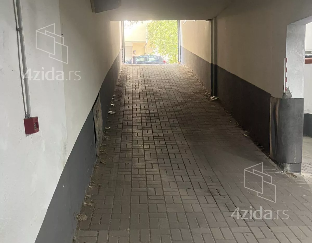 Garaža | 4zida