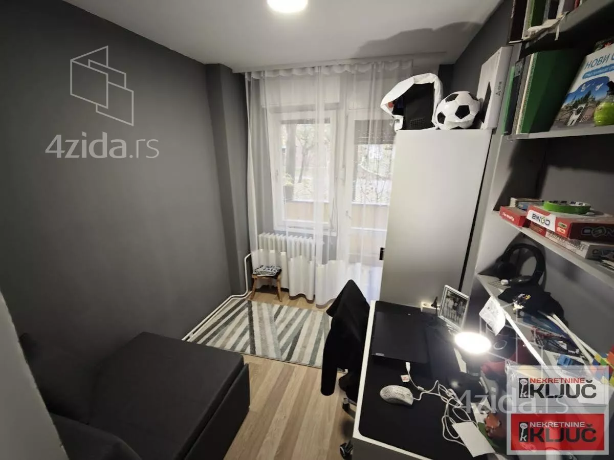 Troiposoban stan | 4zida