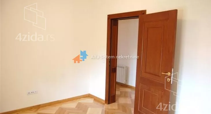 Šestosoban stan | 4zida