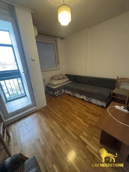 MOMČILA TAPAVICE | 4zida.rs