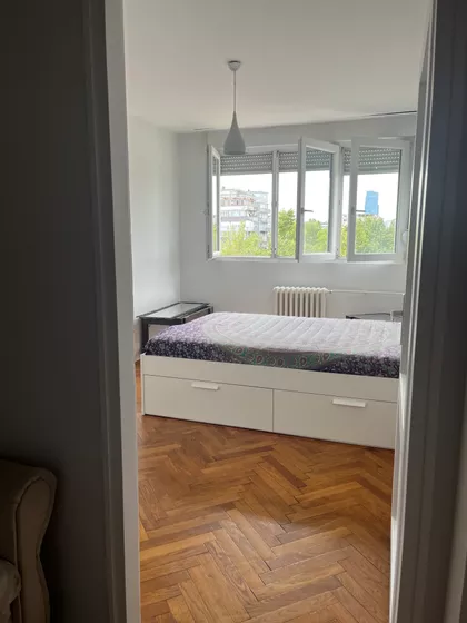 Pariske Komune 8 | 4zida.rs