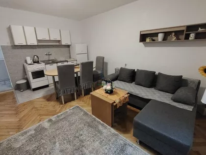 Karađorđev trg | 4zida.rs