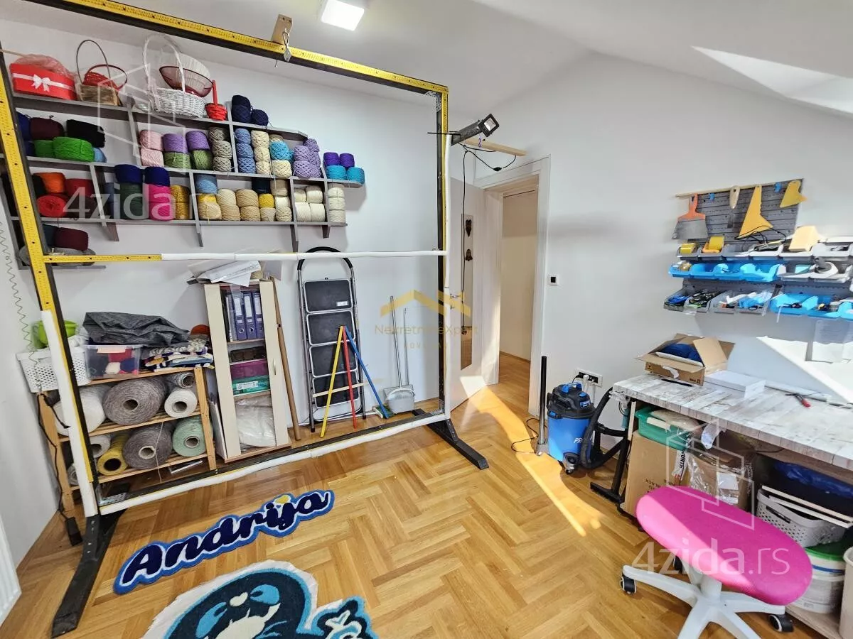 Četvoroiposoban stan | 4zida