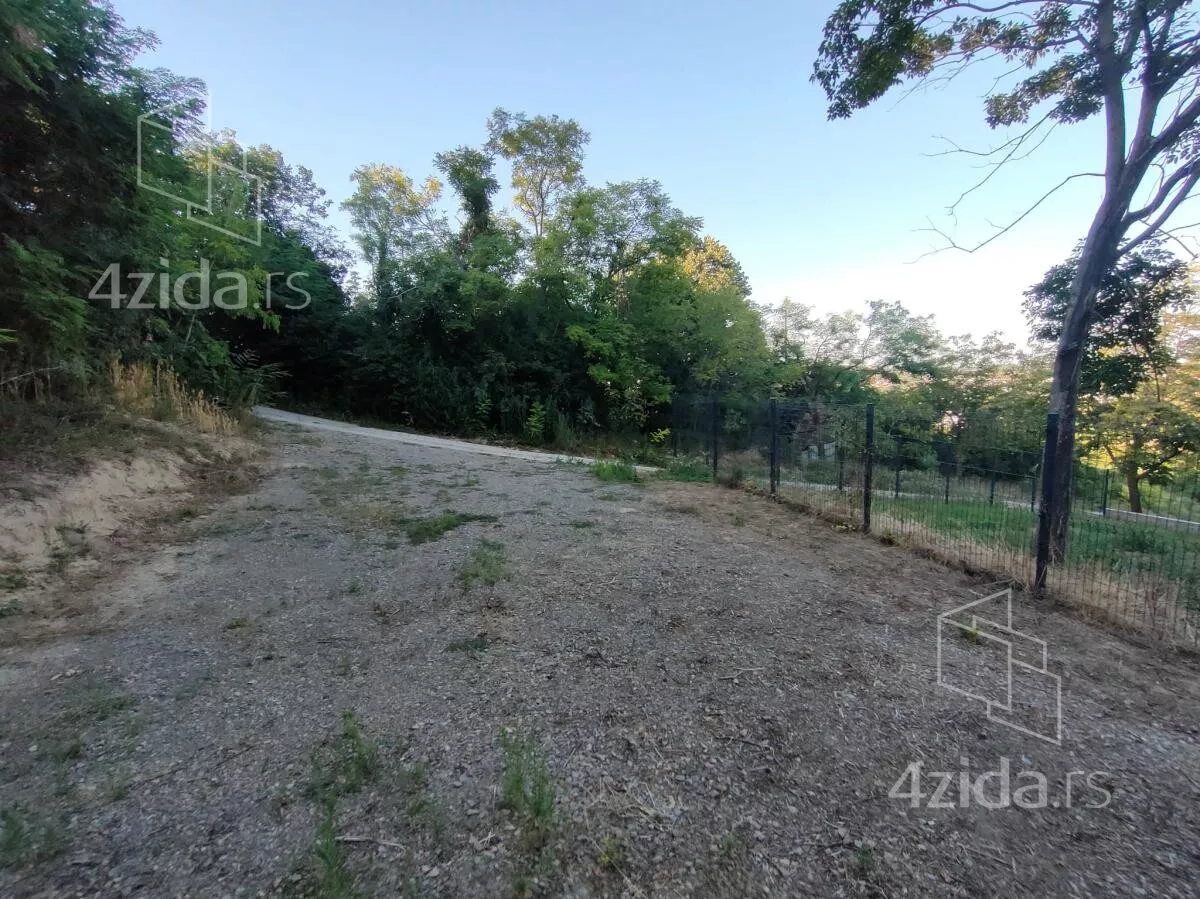 Plac | 4zida