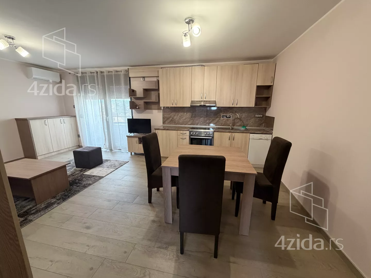 Jednoiposoban stan | 4zida