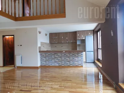 Poslovni prostor za izdavanje · 135 m² · Krunski Venac, Vračar, Beograd