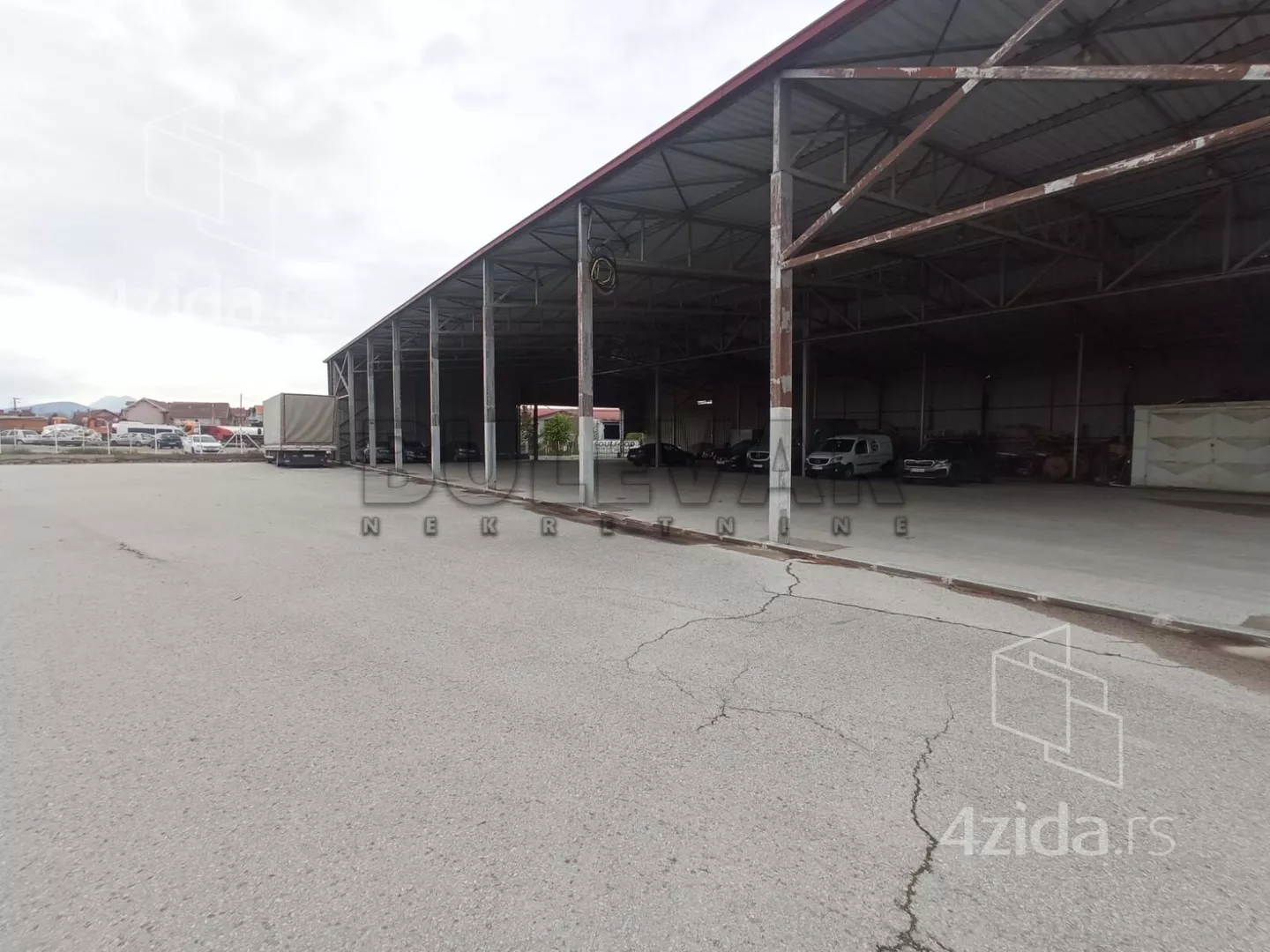 Lokal | 4zida