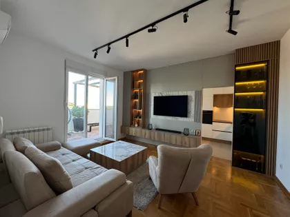 Cara Dušana | 4zida.rs