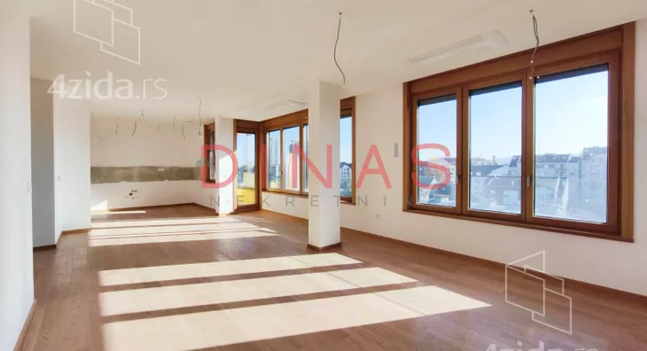 Četvoroiposoban stan | 4zida