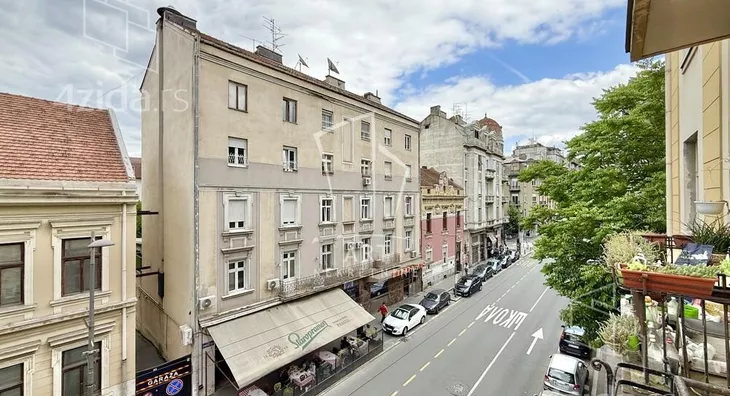 Četvoroiposoban stan | 4zida