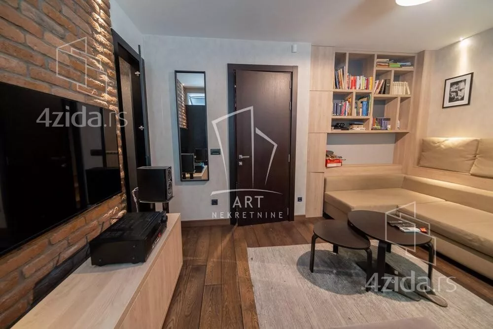 Petosoban stan | 4zida