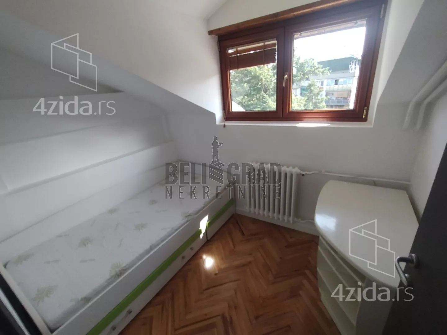 Troiposoban stan | 4zida