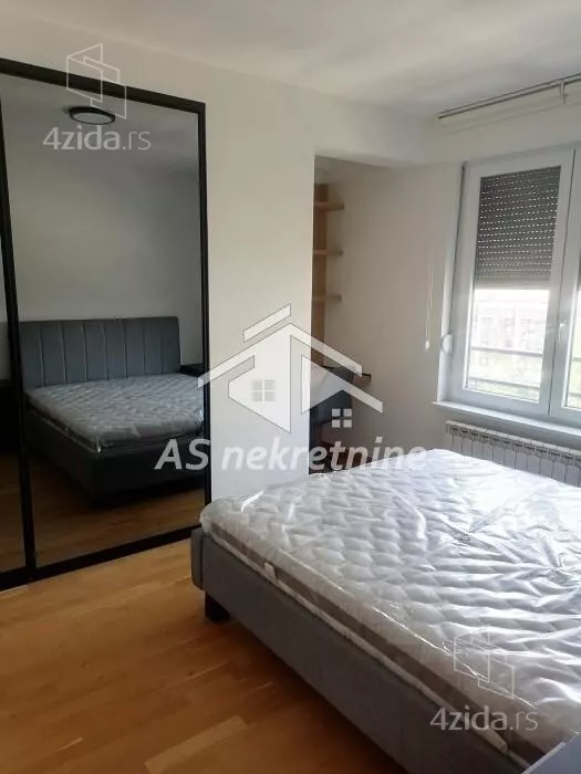 Četvoroiposoban stan | 4zida