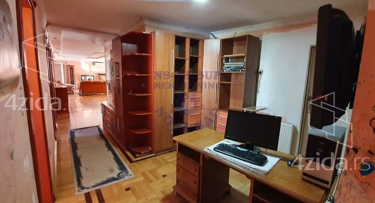 Šestosoban stan | 4zida