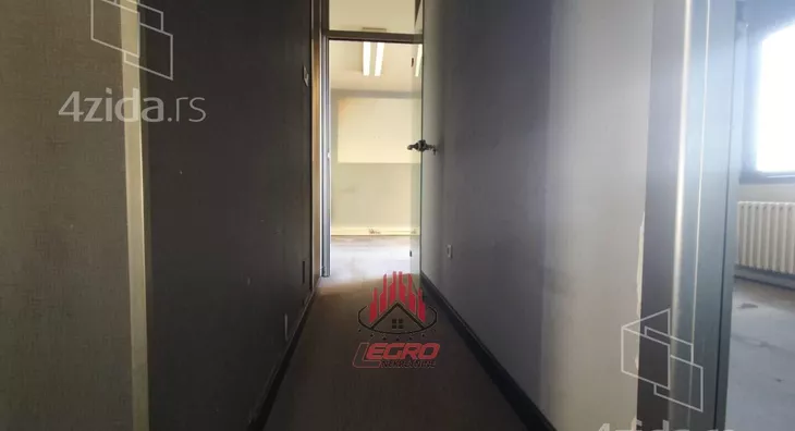 Četvoroiposoban stan | 4zida