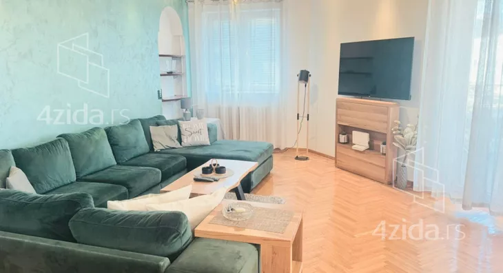 Četvoroiposoban stan | 4zida