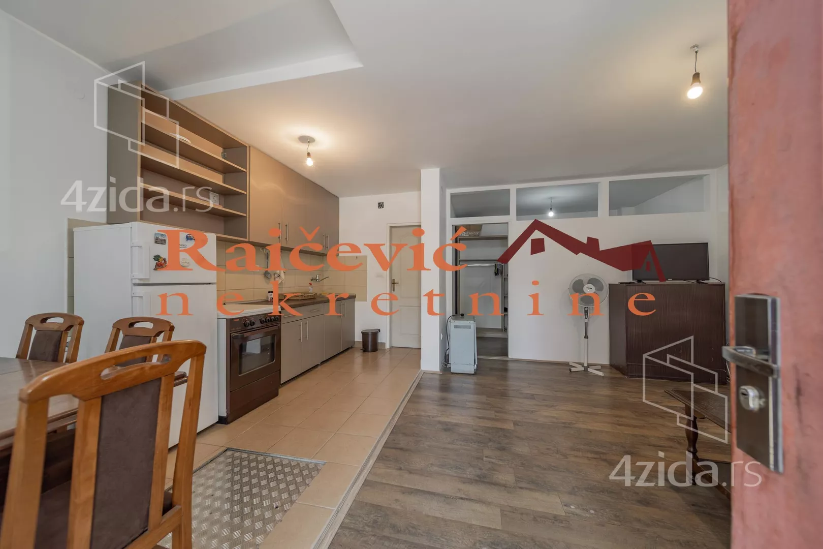 Jednoiposoban stan | 4zida