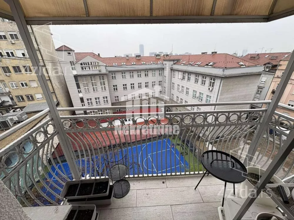 Šestoiposoban stan | 4zida