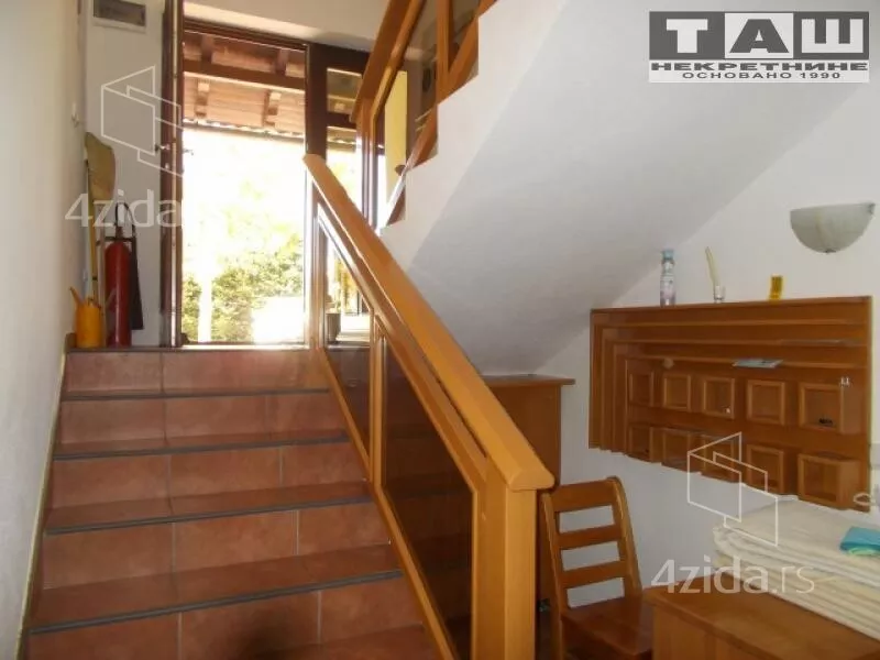 Ugostiteljski objekat | 4zida