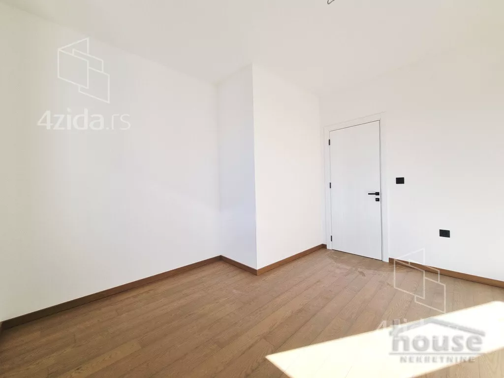 Četvoroiposoban stan | 4zida