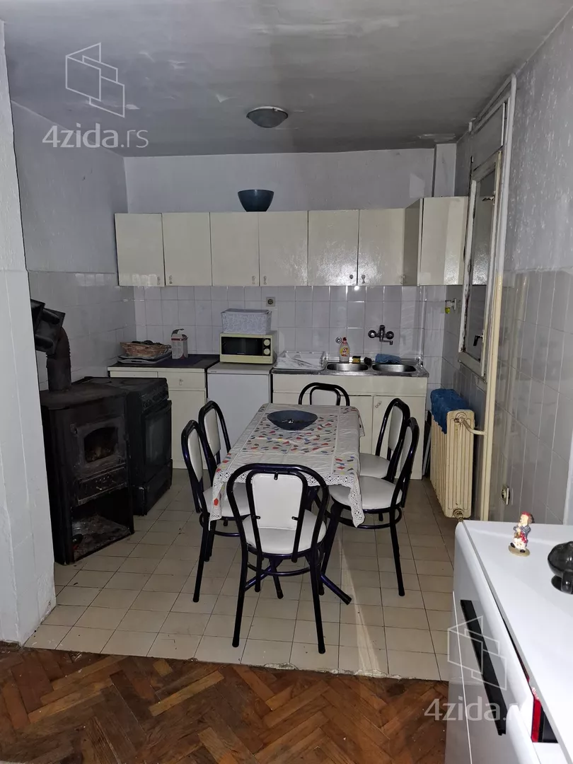 3-etažna kuća | 4zida