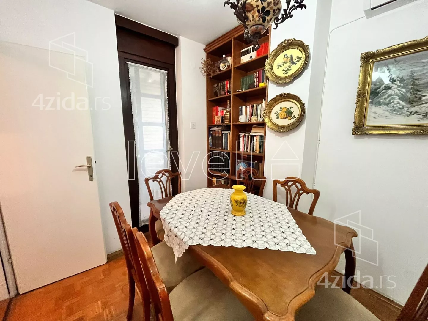 Troiposoban stan | 4zida