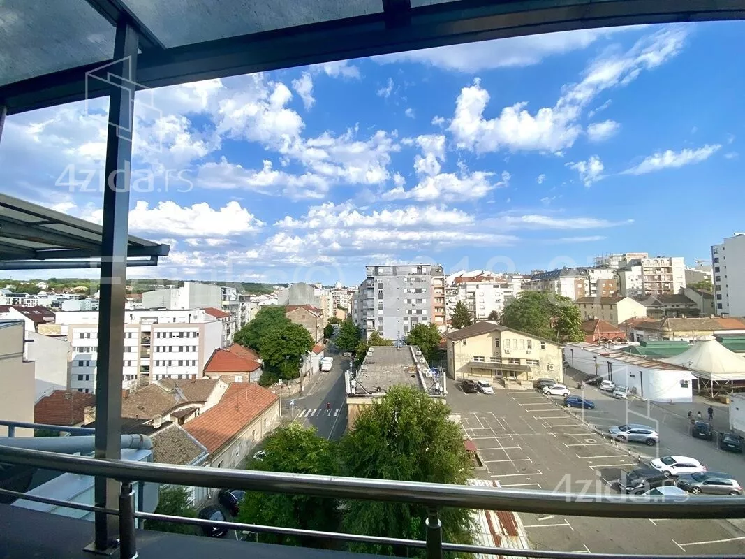 Petosoban stan | 4zida