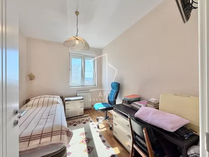 Miće Orlovića | 4zida.rs