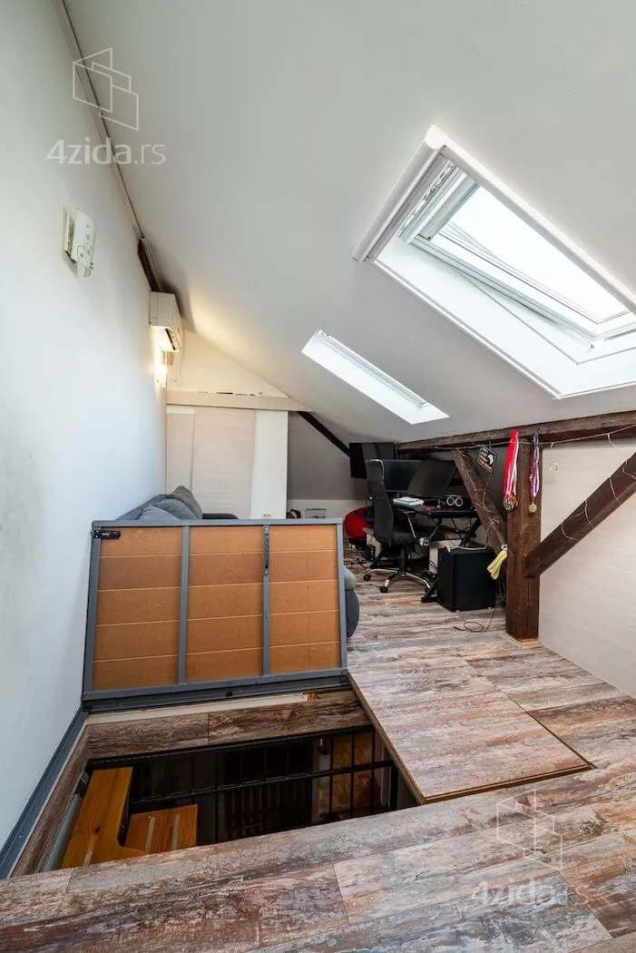 Petosoban stan | 4zida