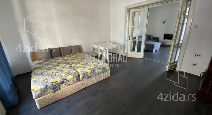 Šestosoban stan | 4zida